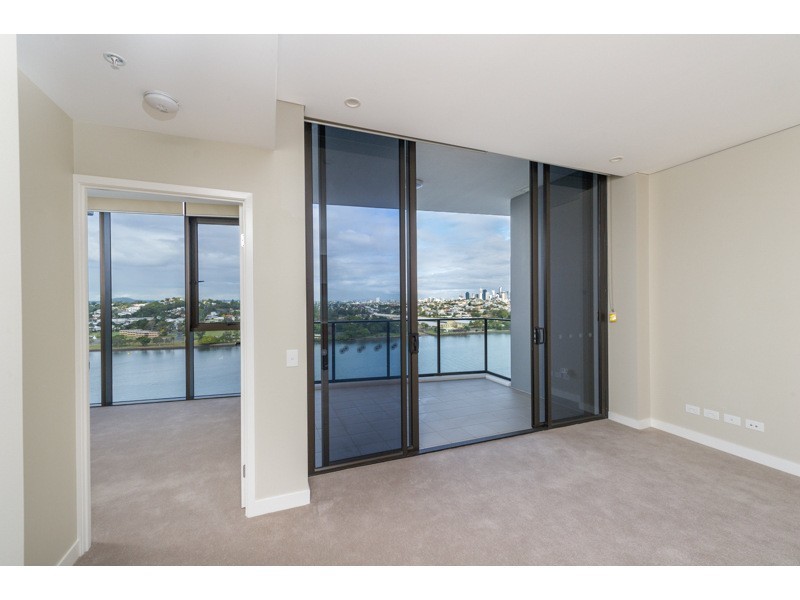 2134/37D  Harbour Road, Hamilton QLD 4007