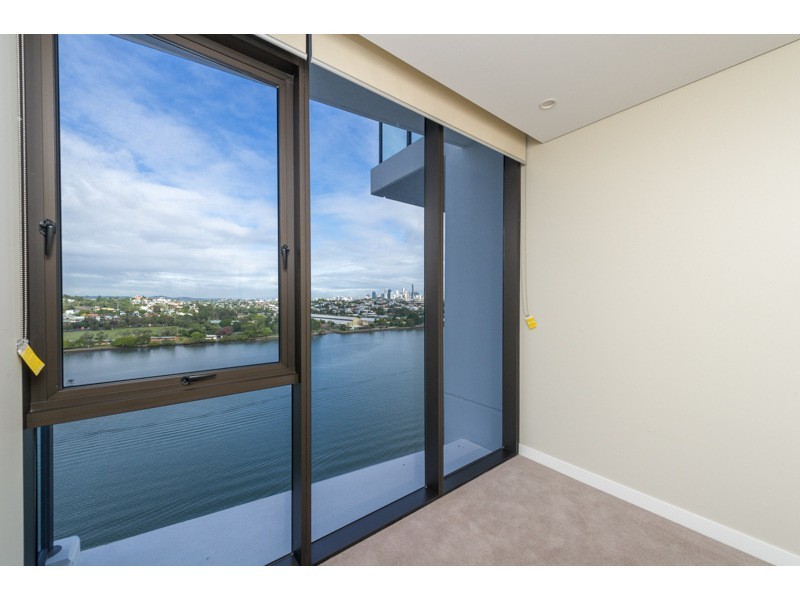 2134/37D  Harbour Road, Hamilton QLD 4007