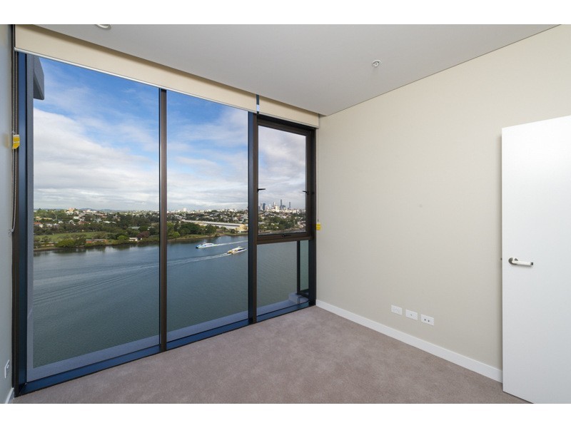 2134/37D  Harbour Road, Hamilton QLD 4007