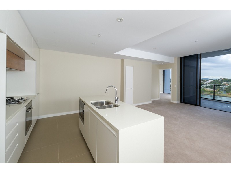 2134/37D  Harbour Road, Hamilton QLD 4007