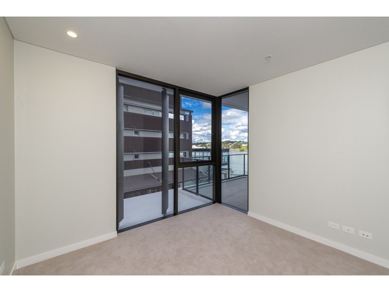 200301/37D Harbour Road, Hamilton QLD 4007