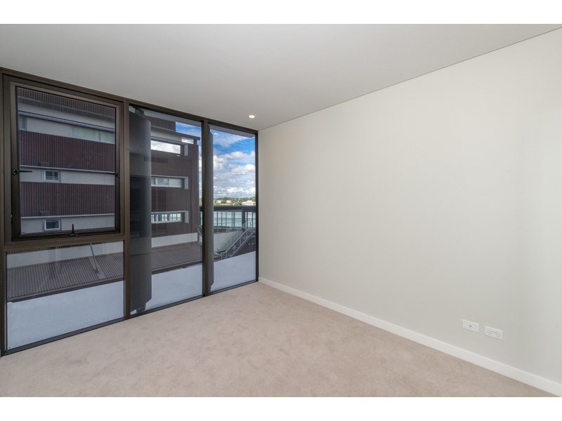 200301/37D Harbour Road, Hamilton QLD 4007