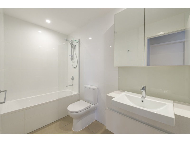 200301/37D Harbour Road, Hamilton QLD 4007