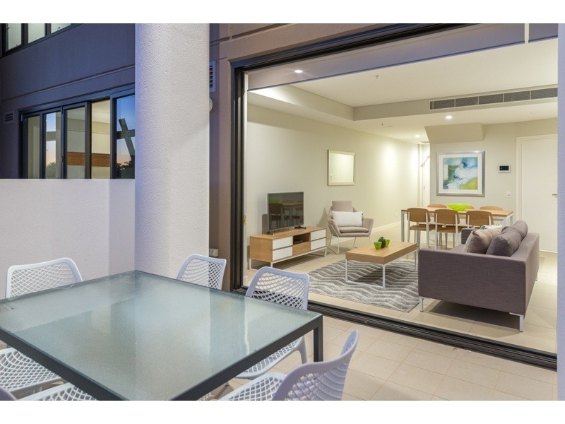 2006/37D  Harbour Road, Hamilton QLD 4007