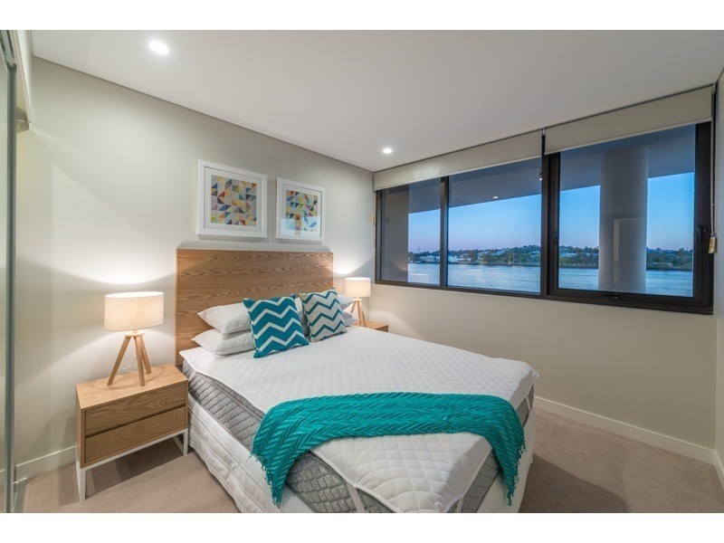 2006/37D  Harbour Road, Hamilton QLD 4007