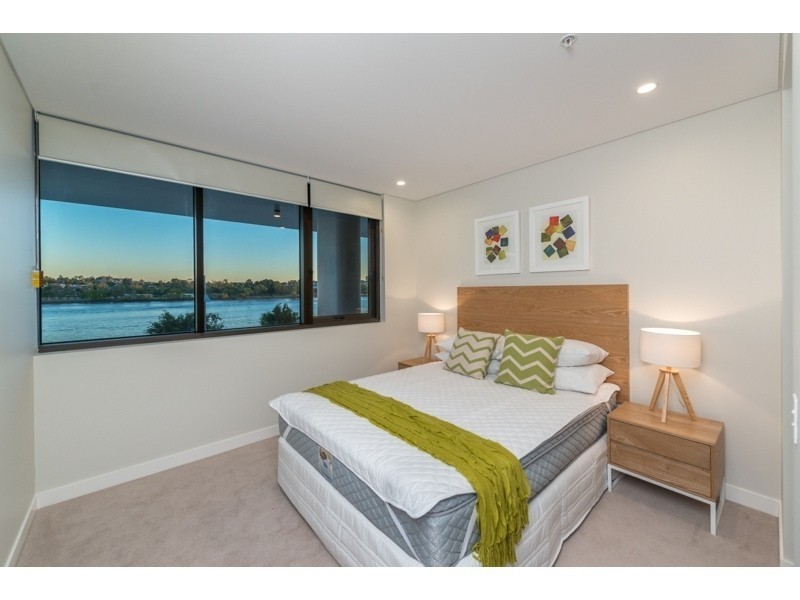 2006/37D  Harbour Road, Hamilton QLD 4007