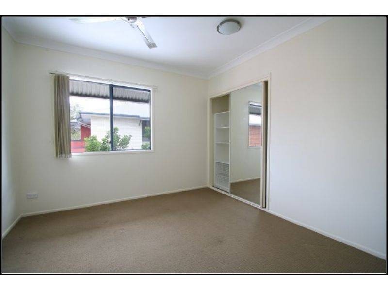 1/170 Whiting Street, Labrador QLD 4215