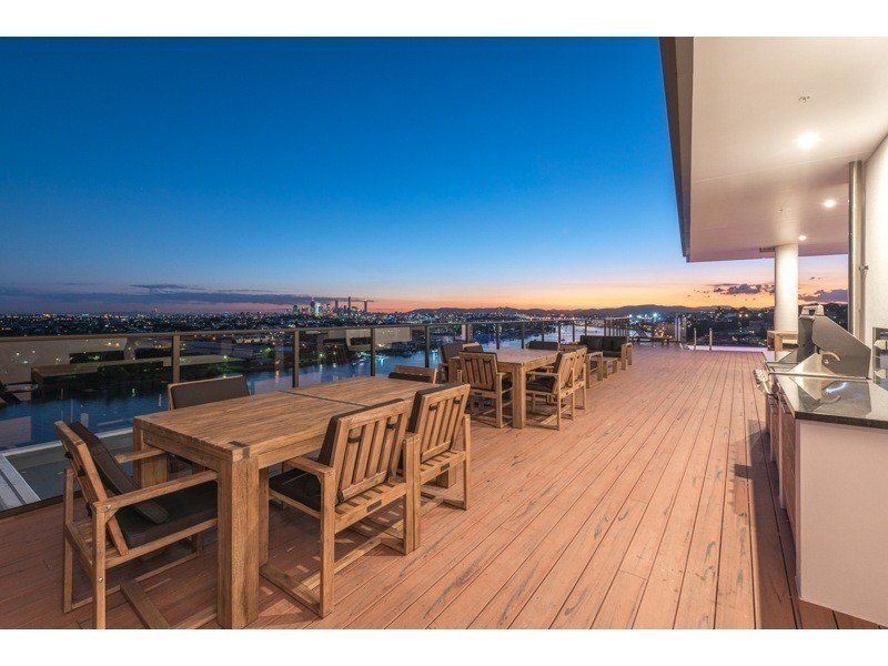 402/37D Harbour Road, Hamilton QLD 4007