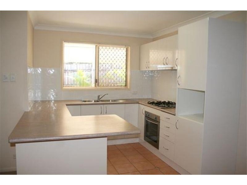 2/27 Fenton St, Fairfield QLD 4103