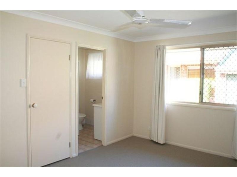 2/27 Fenton St, Fairfield QLD 4103