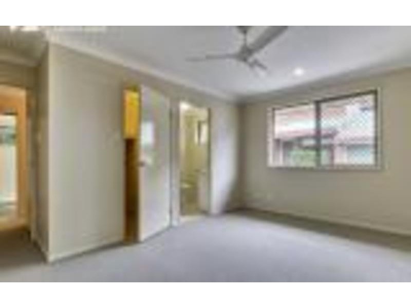 2/27 Fenton St, Fairfield QLD 4103