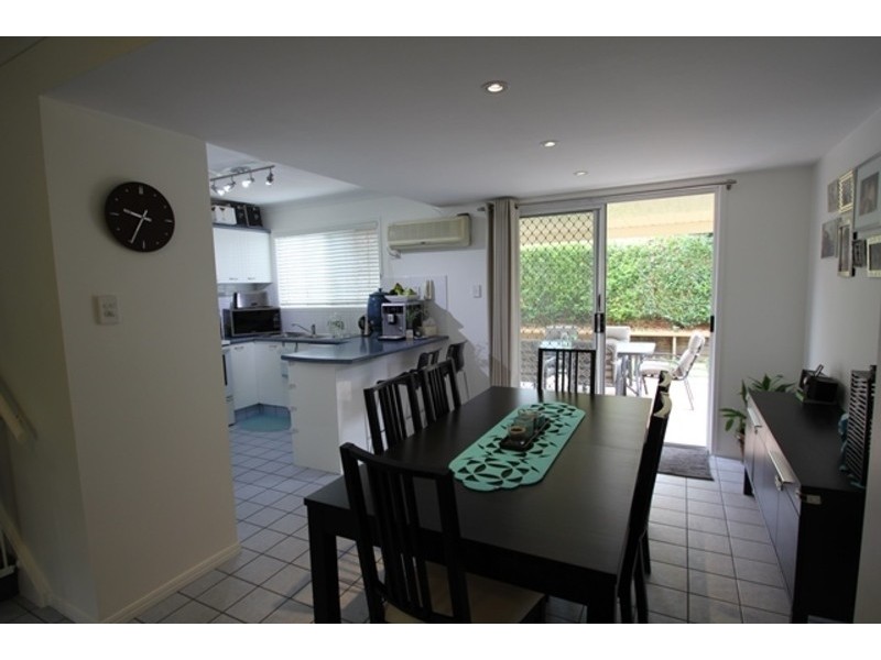 16 Arcadia Street, Eight Mile Plains QLD 4113