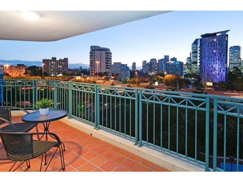 1 GOODWIN STREET, Kangaroo Point QLD 4169