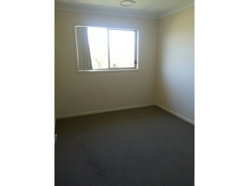 42/2 Weir Drive, Upper Coomera QLD 4209