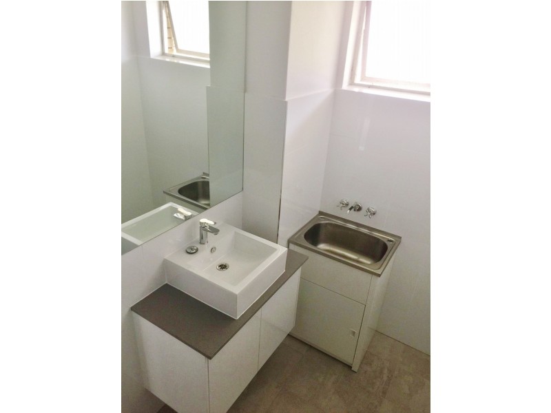 11 Depper Street, Toowong QLD 4066