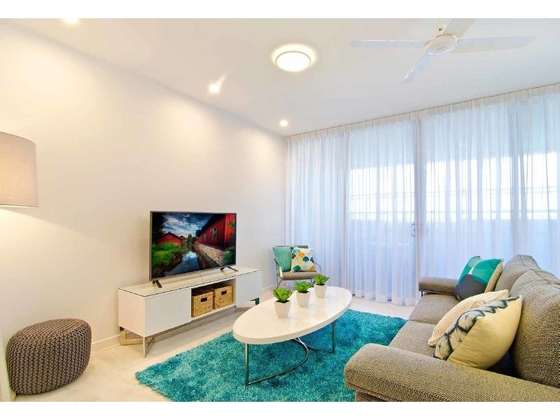 17 bath Street, Labrador QLD 4215