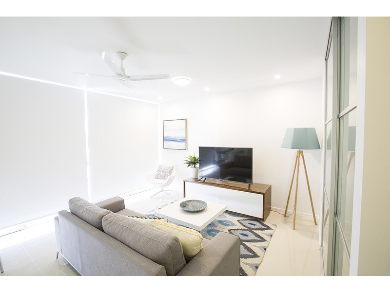 17 Bath Street, Labrador QLD 4215