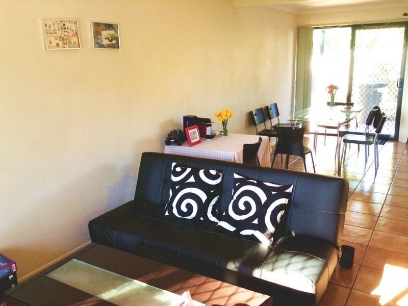 13/8 Buckingham Place, Eight Mile Plains QLD 4113