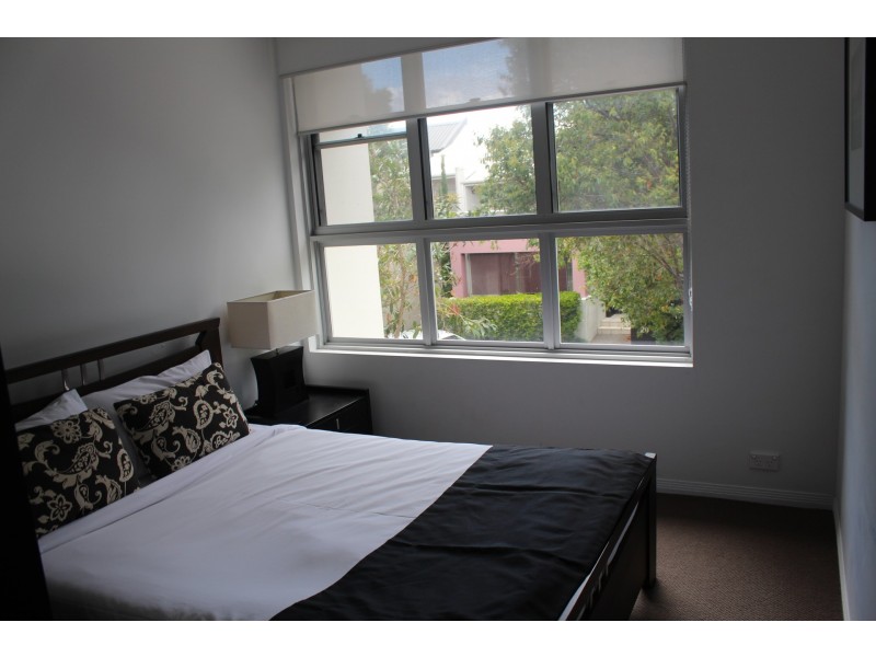 127/1-7 Moores Crescent, Varsity Lakes QLD 4227
