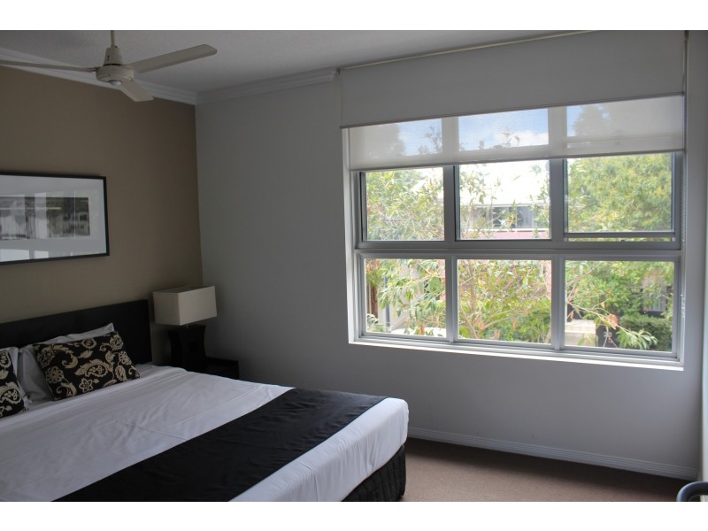 127/1-7 Moores Crescent, Varsity Lakes QLD 4227
