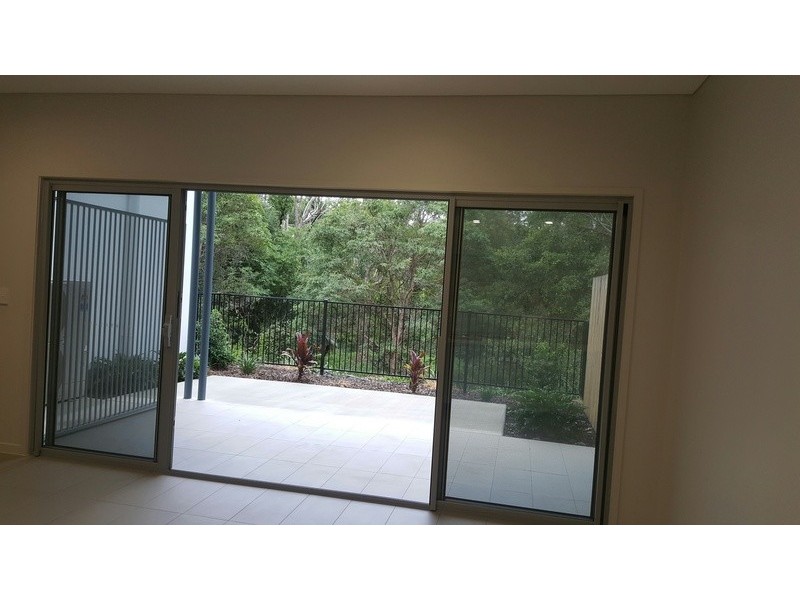 2/250  Scrub Road, Carindale QLD 4152