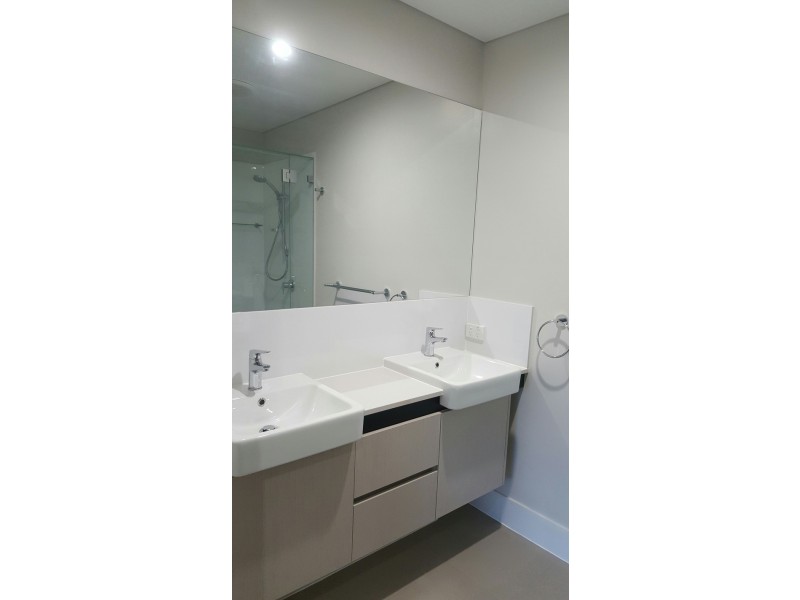 2/250  Scrub Road, Carindale QLD 4152