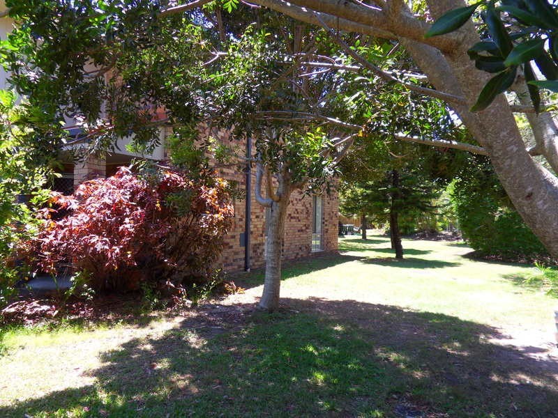 Large townhouse for sale @/11 waterford court, Bundall QLD 4217