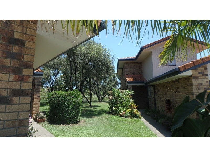 townhouse @ 11 waterford court, Bundall QLD 4217