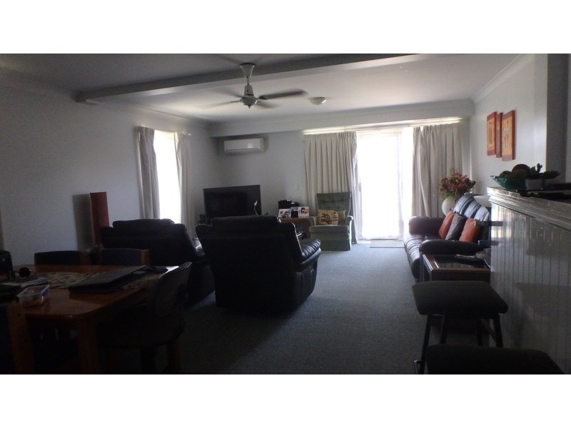 townhouse @ 11 waterford court, Bundall QLD 4217