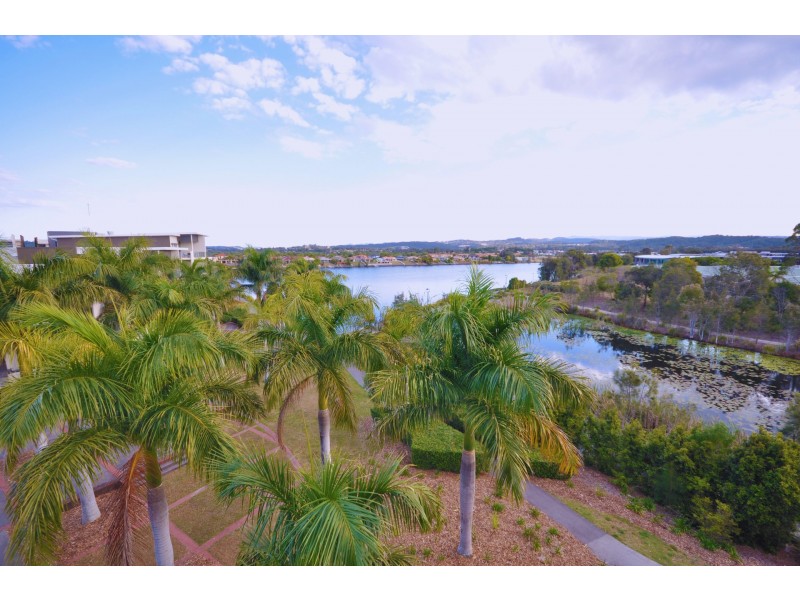 124/1-7 Moores Crescent, Varsity Lakes QLD 4227