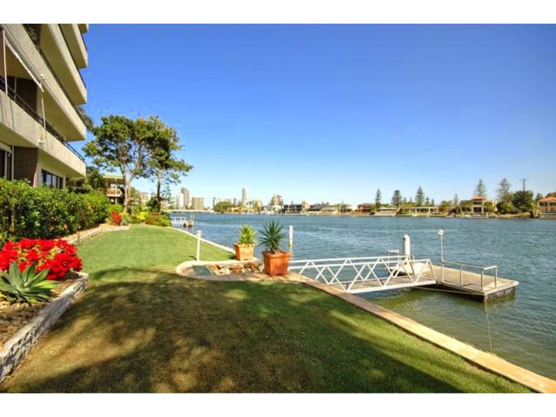 11/1  PENINSULAR DRIVE, Surfers Paradise QLD 4217