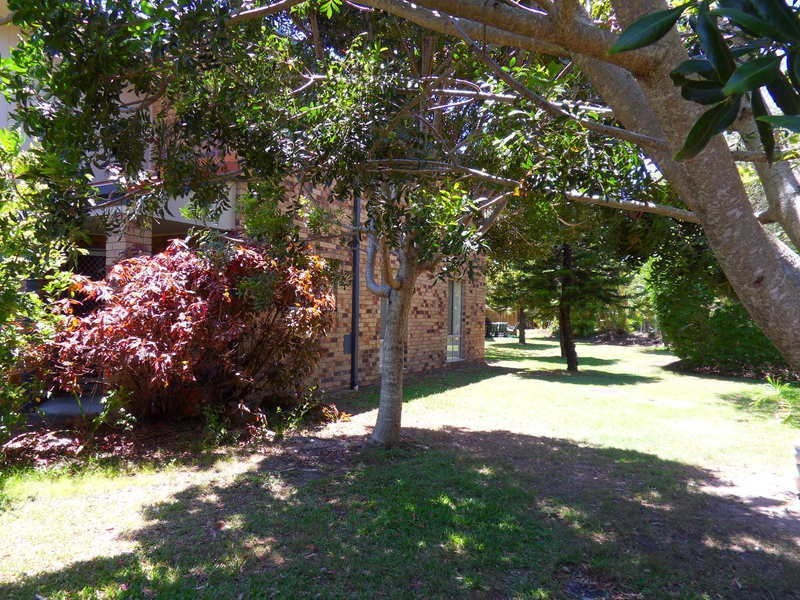 for sale large townhouse @/11 waterford court, Bundall QLD 4217