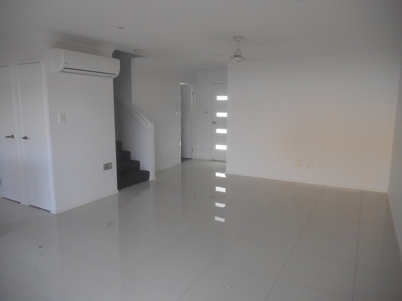 8/30 Taylor Place, Mackenzie QLD 4156