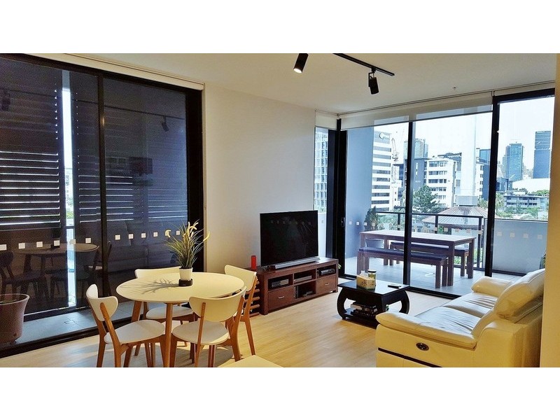 1032/9 Edmondstone street, South Brisbane QLD 4101