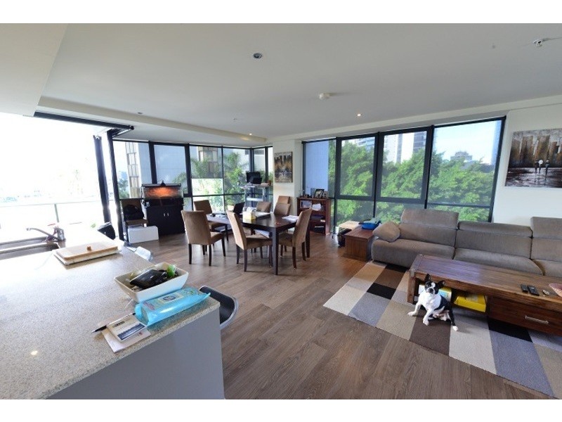 4 WAHROONGA PLACE, Surfers Paradise QLD 4217