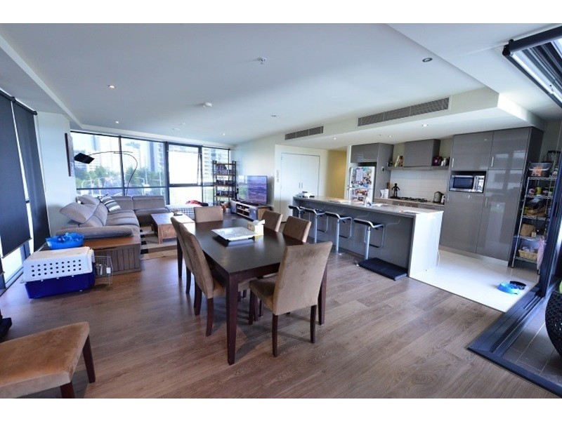 4 WAHROONGA PLACE, Surfers Paradise QLD 4217