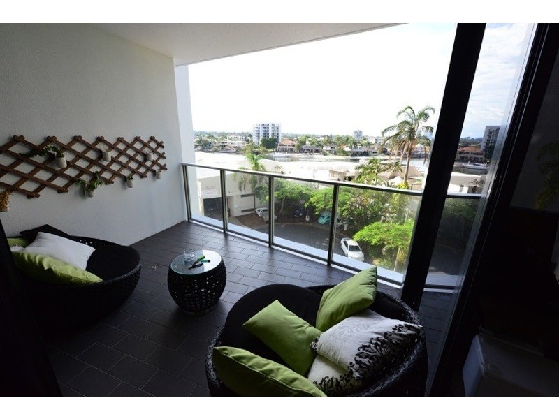 4 WAHROONGA PLACE, Surfers Paradise QLD 4217