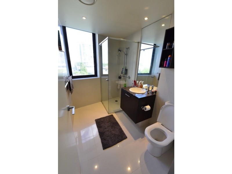 4 WAHROONGA PLACE, Surfers Paradise QLD 4217