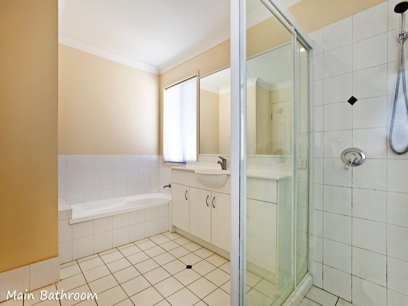 7  charlotte street, Carina QLD 4152