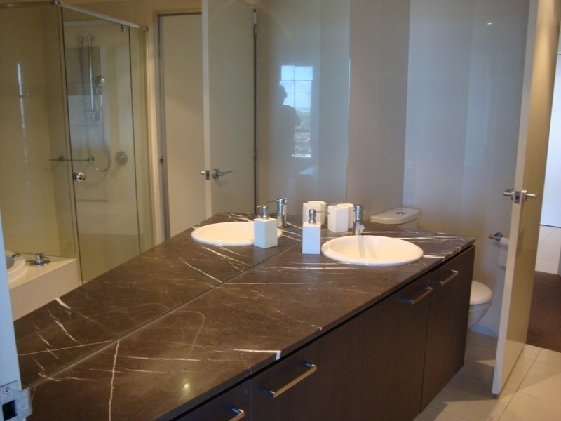 4 WAHROONGA PLACE, Surfers Paradise QLD 4217