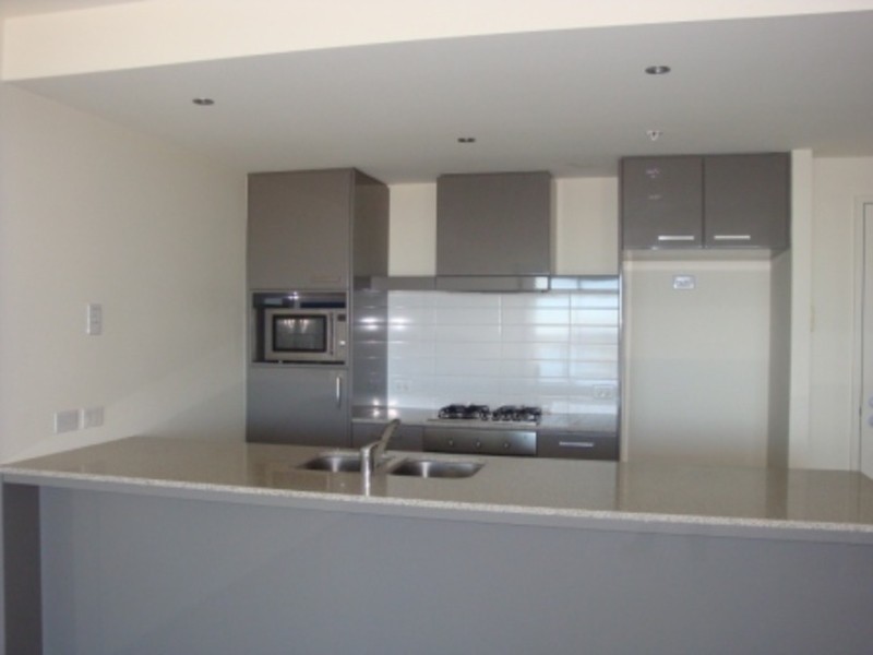 4 WAHROONGA PLACE, Surfers Paradise QLD 4217