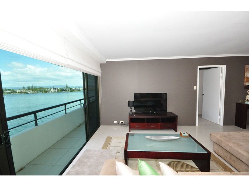 11/1 Peninsular Drive, Surfers Paradise QLD 4217