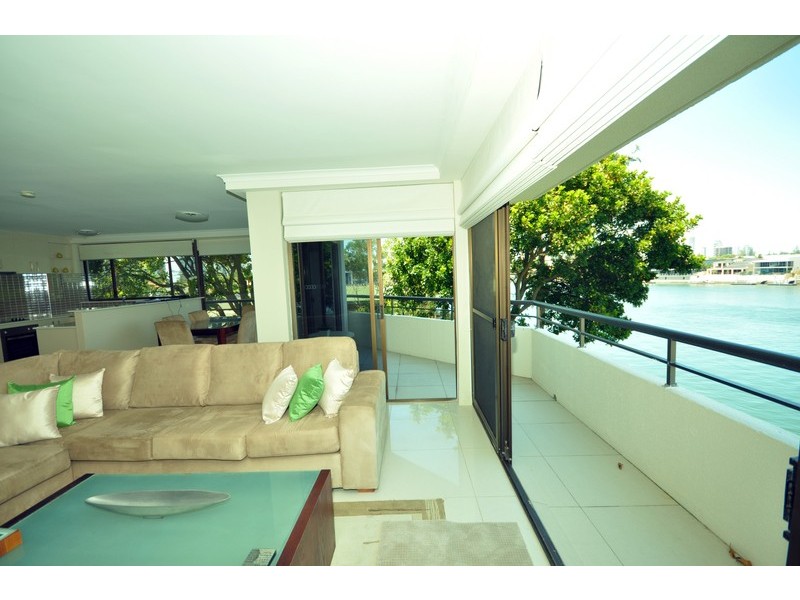 11/1 Peninsular Drive, Surfers Paradise QLD 4217