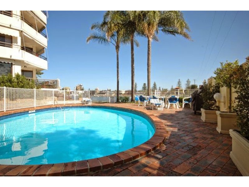 11/1 Peninsular Drive, Surfers Paradise QLD 4217