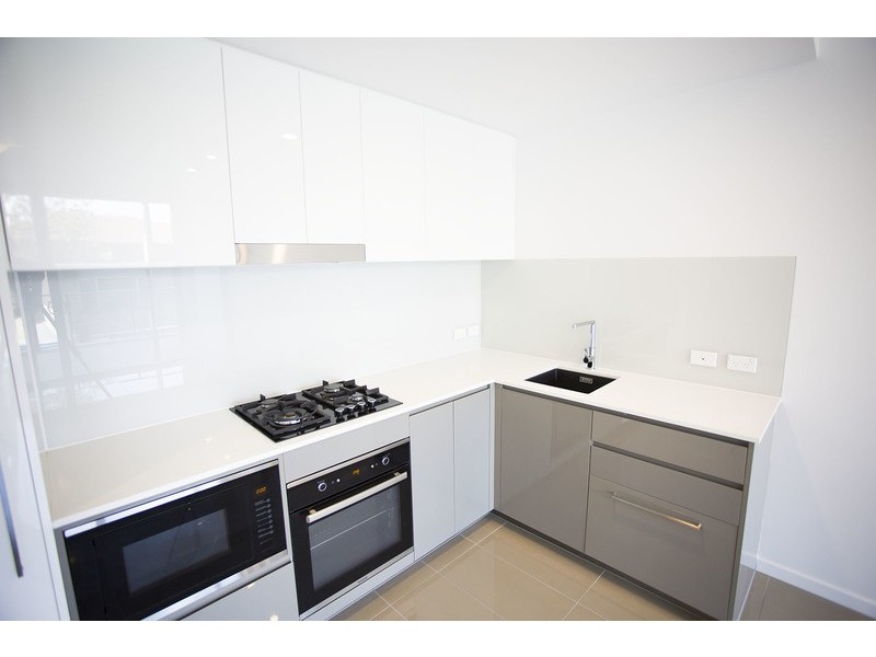 387 Marine Parade, Labrador QLD 4215