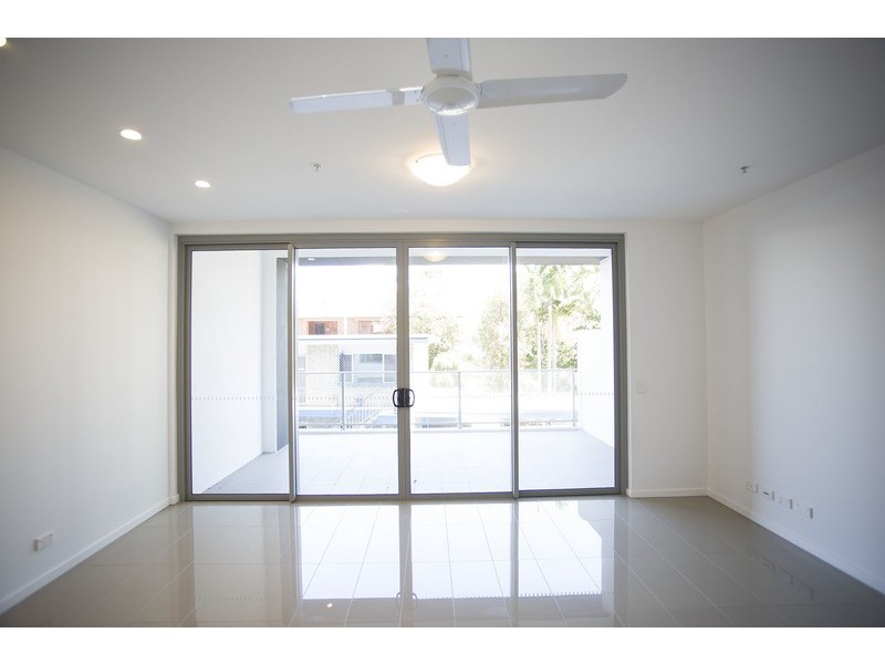 387 Marine Parade, Labrador QLD 4215