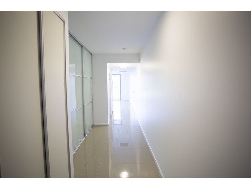 387 Marine Parade, Labrador QLD 4215