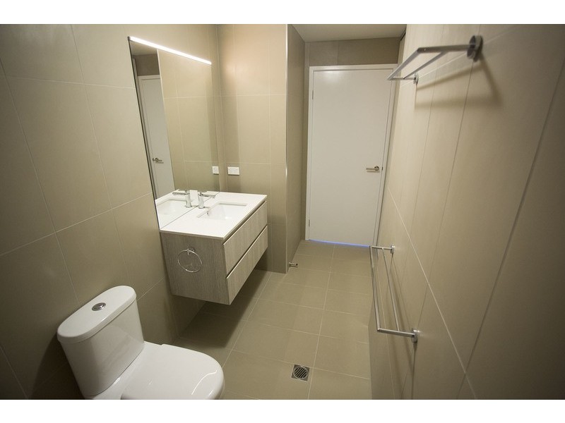 387 Marine Parade, Labrador QLD 4215