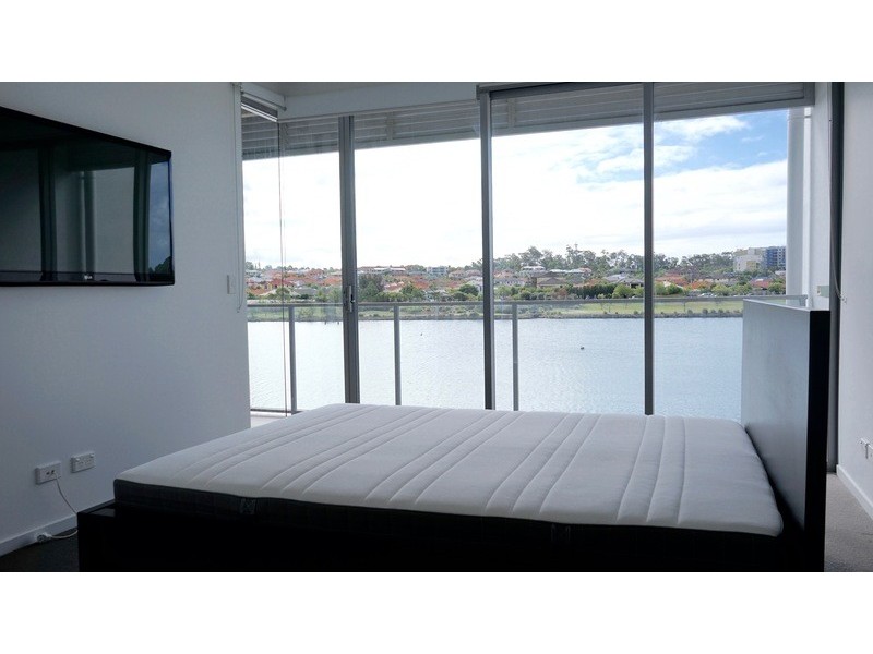 15 South Bay Drive, Varsity Lakes QLD 4227