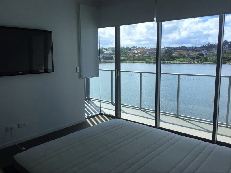 15 South Bay Drive, Varsity Lakes QLD 4227